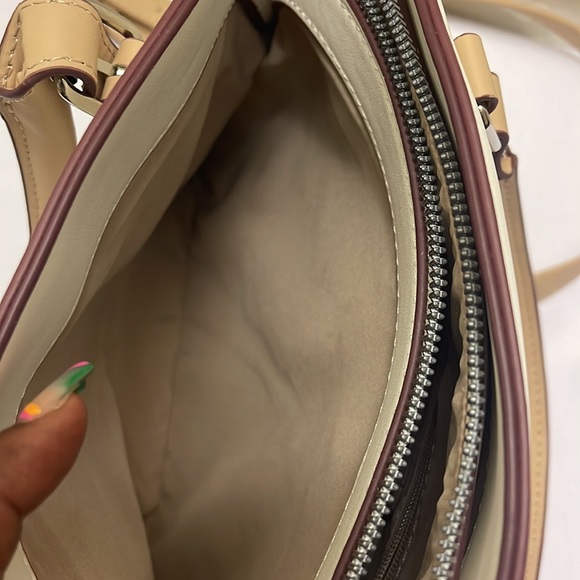 Nine West White and Tan handheld or shoulder purse - Picture 4 of 8